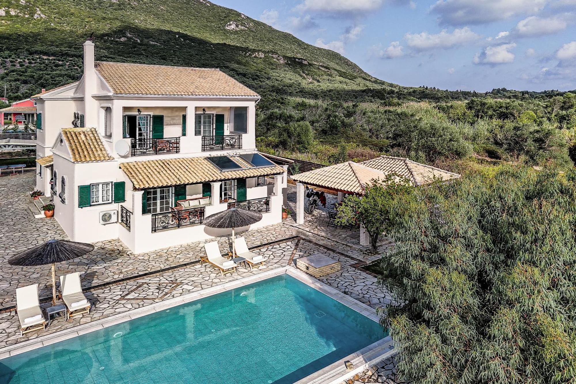 Skidi Beach House Ágios Matthaíos المظهر الخارجي الصورة