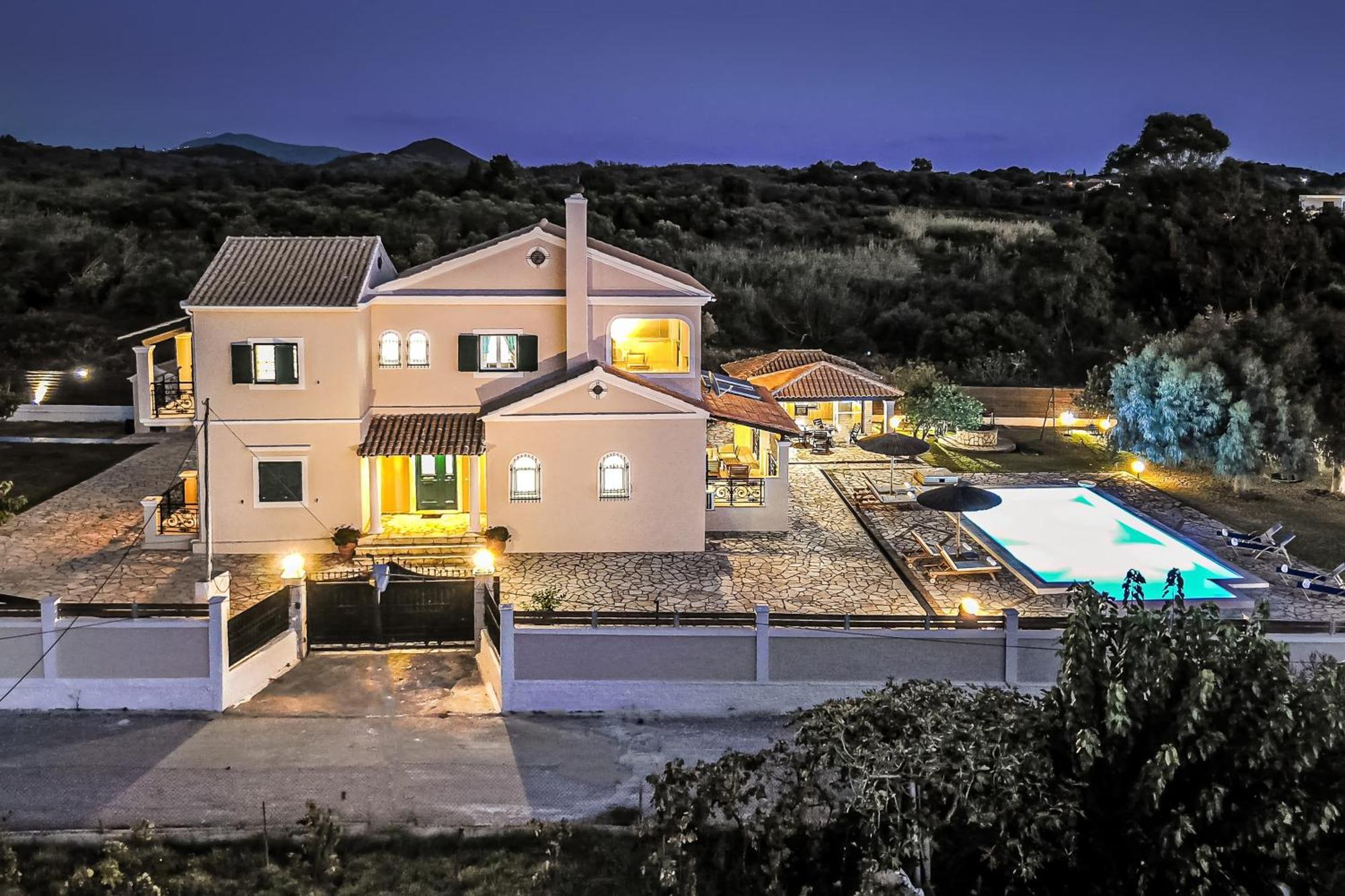 Skidi Beach House Ágios Matthaíos المظهر الخارجي الصورة