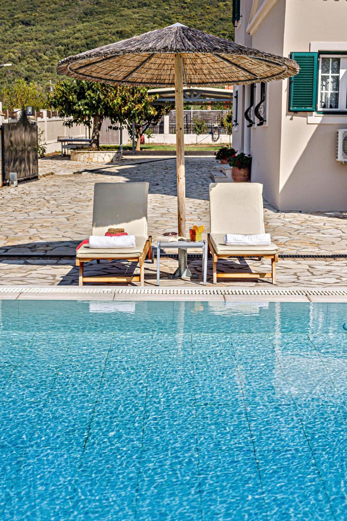 Skidi Beach House Ágios Matthaíos المظهر الخارجي الصورة