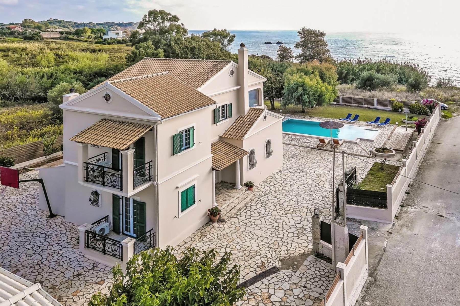 Skidi Beach House Ágios Matthaíos المظهر الخارجي الصورة